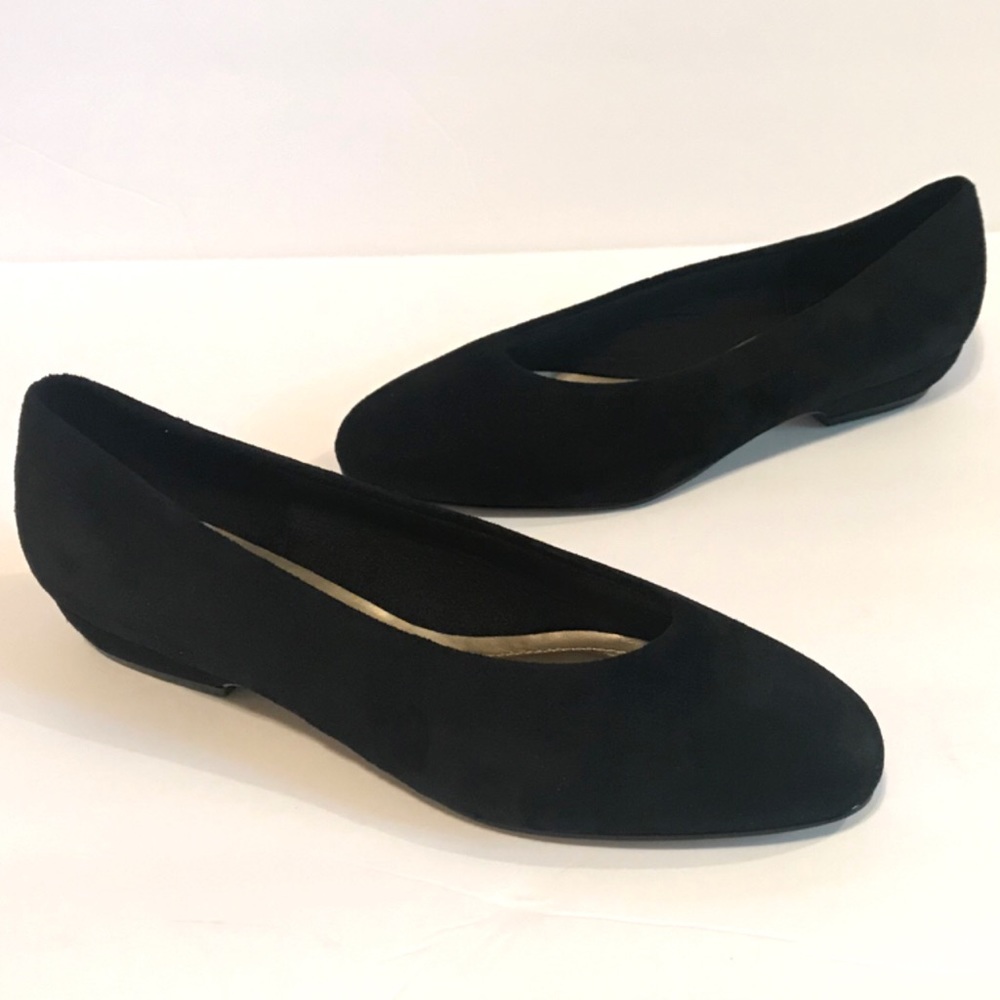 Soft Style by Hushpuppies Black Slip-on Pumps
